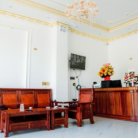 Chau Ngoc Vien Hotel - Bien My Khe - Куанг Нгай Екстериор снимка