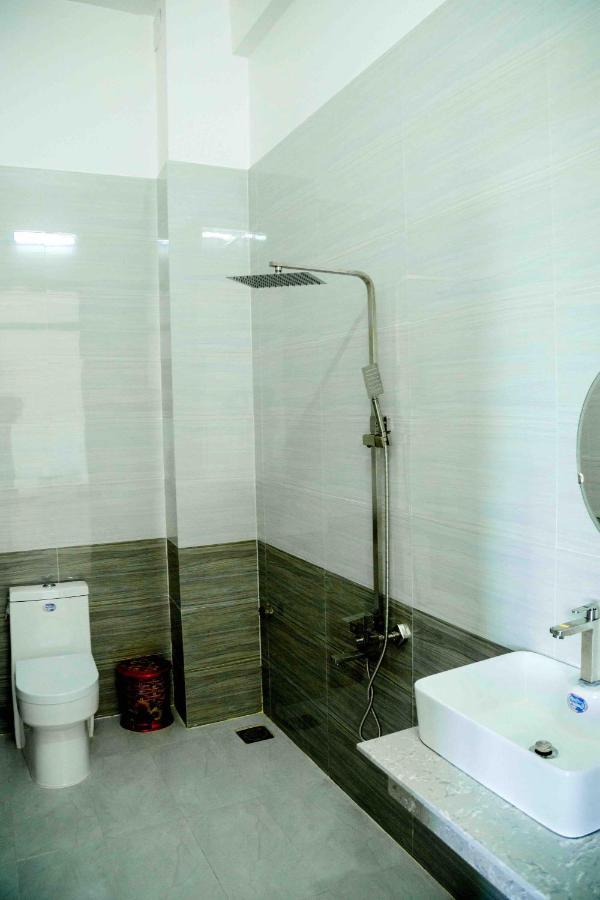 Chau Ngoc Vien Hotel - Bien My Khe - Куанг Нгай Екстериор снимка